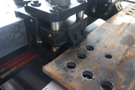 1200KN Servo τροφοδοσία τρυπήματος δύναμη Cnc πλάκα τρύπα τρυπήματος μηχανή με 26mm μέγιστη διάμετρο τρυπήματος