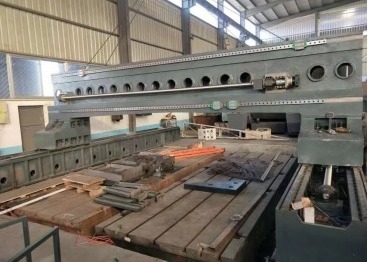 Μέγεθος τεμαχίου 3000*3000 BT50 CNC Δραπανομηχανή Πλάκας 30 KW Ισχύς Κινητήρα Σέρβο Ατράκτου