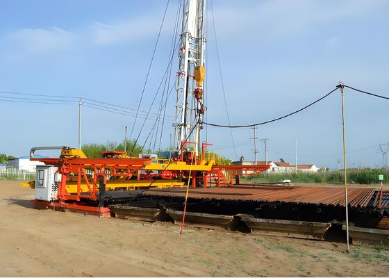 9KW Power Oil Well Μικροτεχνική μηχανή επισκευής λειτουργίας 4000mm Υψόμετρο ανύψωσης
