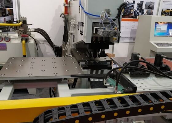 180mm Στροφή του τρυπάνιου σπινδύλα Cnc πλάκα τρυπήματος μηχανή για το πύργο μετάδοσης