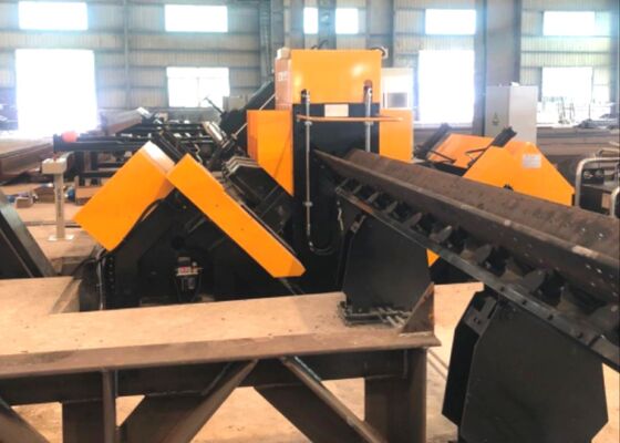 Μηχανή Γραμμής Γωνιών CNC Μεγέθη Γωνιακών Χάλυβα Έως 250x250x32mm Με Δυνατότητες Γνέψης και Σήμανσης