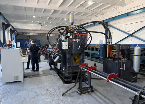 2200/4300KN Γραμμή Μηχανής Διατρήσεων για Γωνιακό Χάλυβα CNC Δύναμης Κοπής 18 Γράμματα ανά Ομάδα